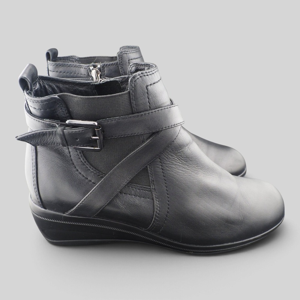 Gravity Womens Black Leather Wedge Ankle Boots Buckle Strap Side Zip Size 9